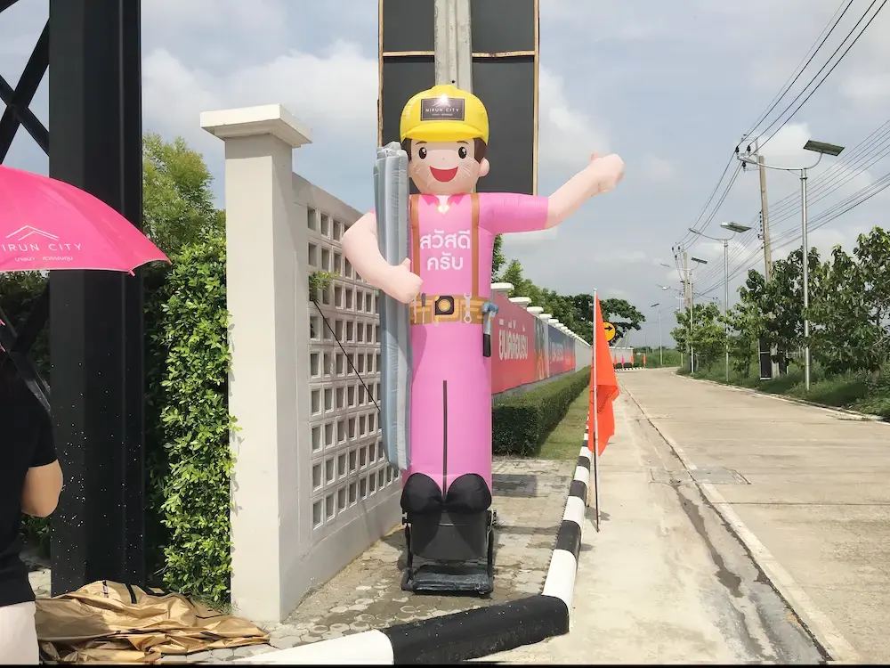 ตุ๊กตาโบกสั่งผลิตพิเศษ ผลงานติดตั้งจริงโดย BalloonWork 12